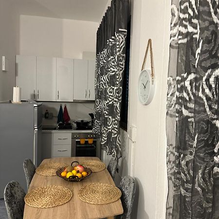 Apartment Near The Centre Of Τίρανα Εξωτερικό φωτογραφία