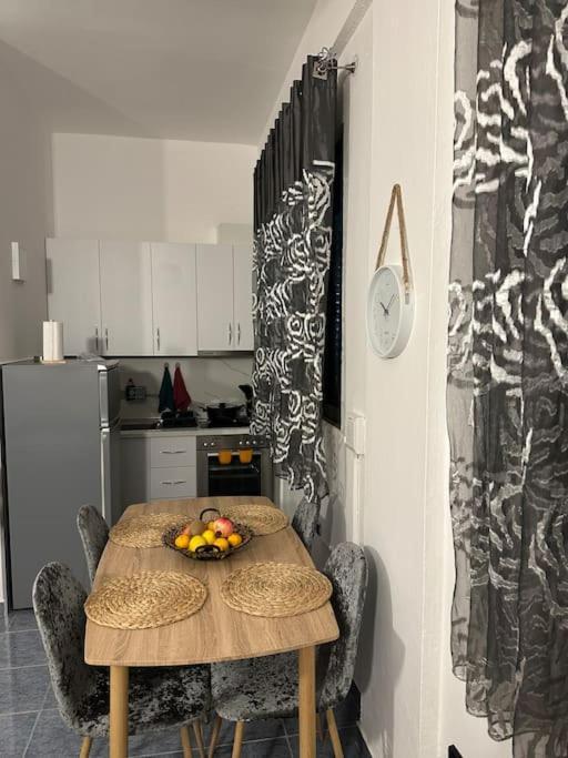 Apartment Near The Centre Of Τίρανα Εξωτερικό φωτογραφία